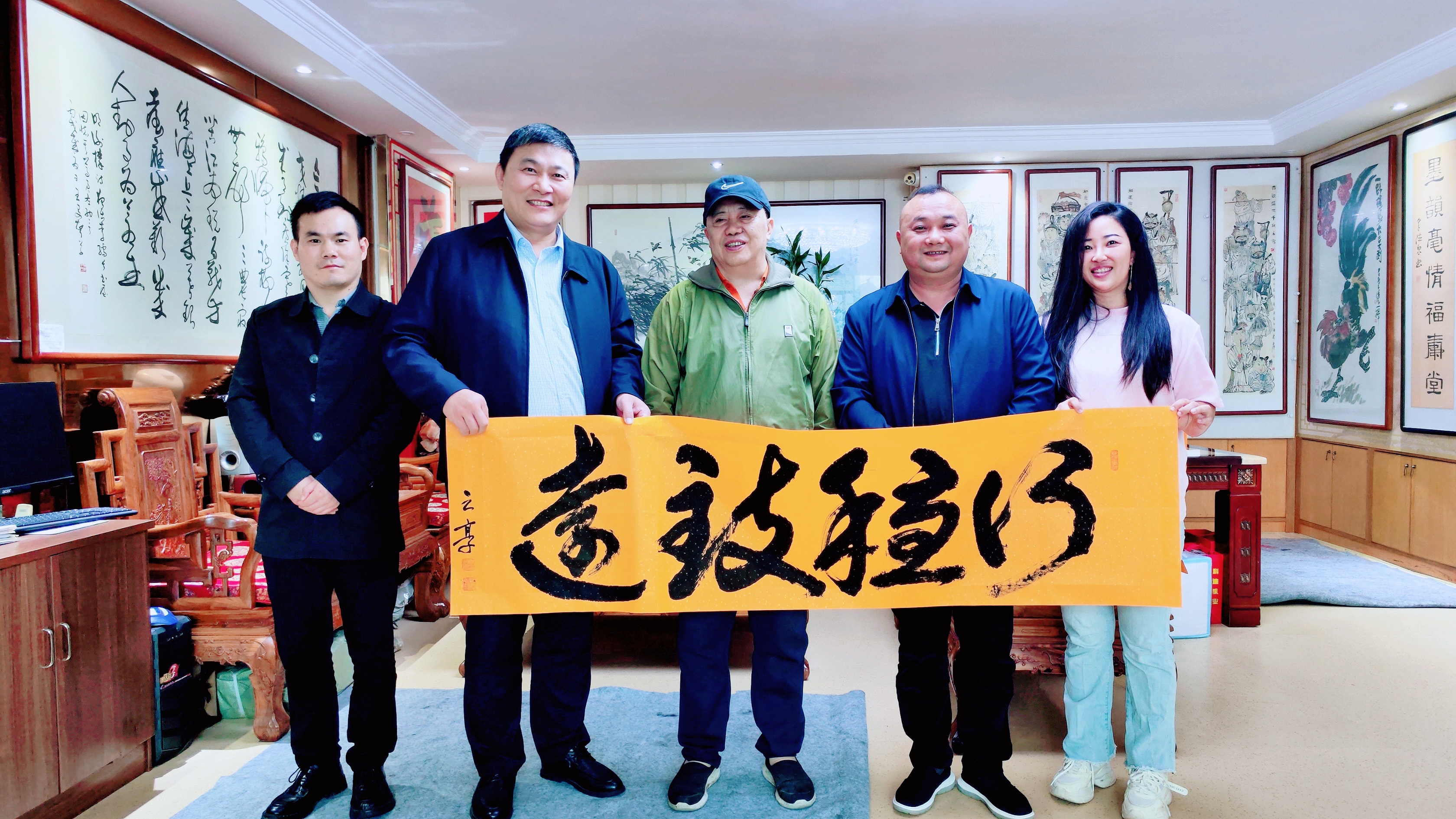 <b>中国铁建竹埠港新区建设开发公司李志鼎拜访湖南省企业文化促进会</b>