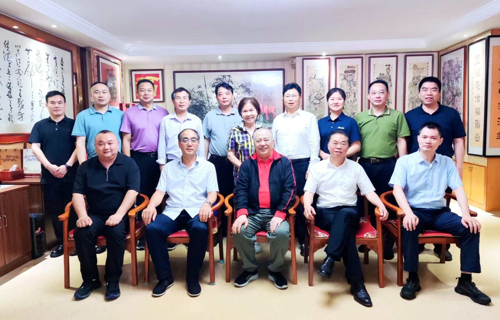 <b>湖南省文史研究馆副馆长赵为济一行在湖南省企业文化促进会调研</b>