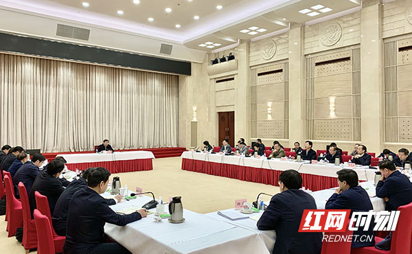 1市州委书记座谈.jpg