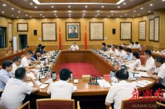 杜家毫与部分抗疫一线党员座谈：用铁肩膀扛起鲜红党旗