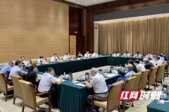 杜家毫与部分专家、企业家座谈 研究部署新型电子产业发展