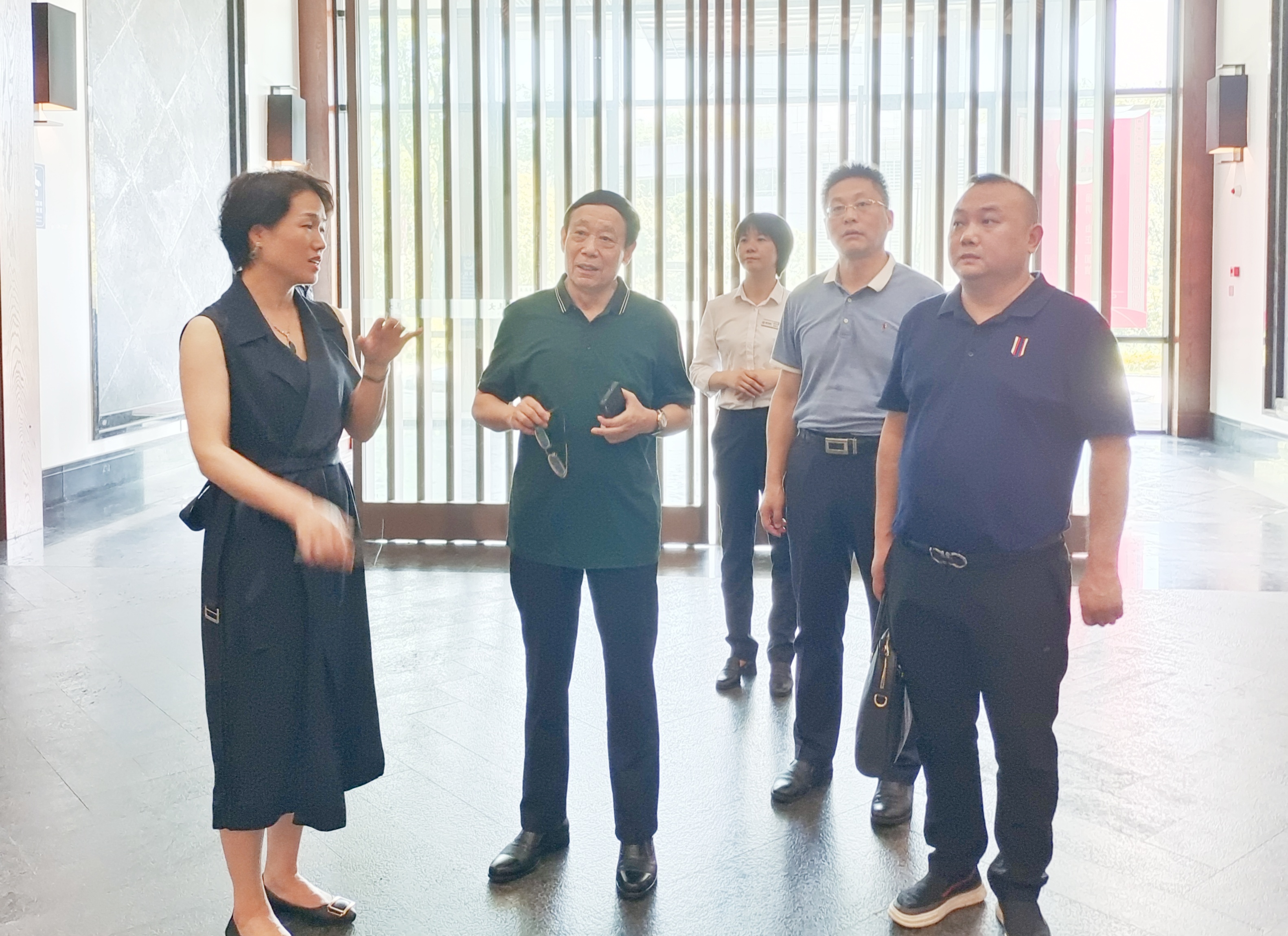 谭仲池在湘江集团调研 谢建军、杨淑岚等陪同调研