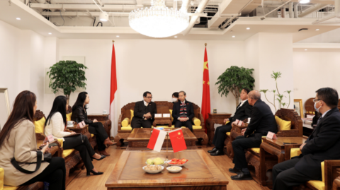 龙宇翔与印度尼西亚驻华大使周浩黎亲切会见
