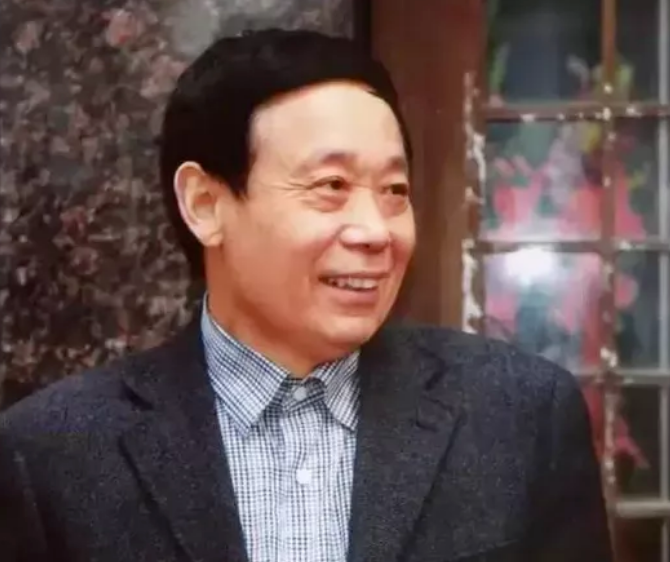 葱绿岸滩的清亮哨声