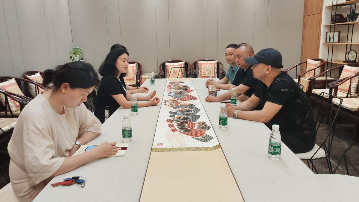 湖南省企业文化促进会谢建军在湖南湘绣博物馆调研
